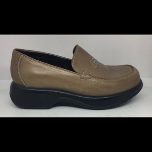Dansko Beige Women’s Clogs Shoes Size 39 US 8.5-9